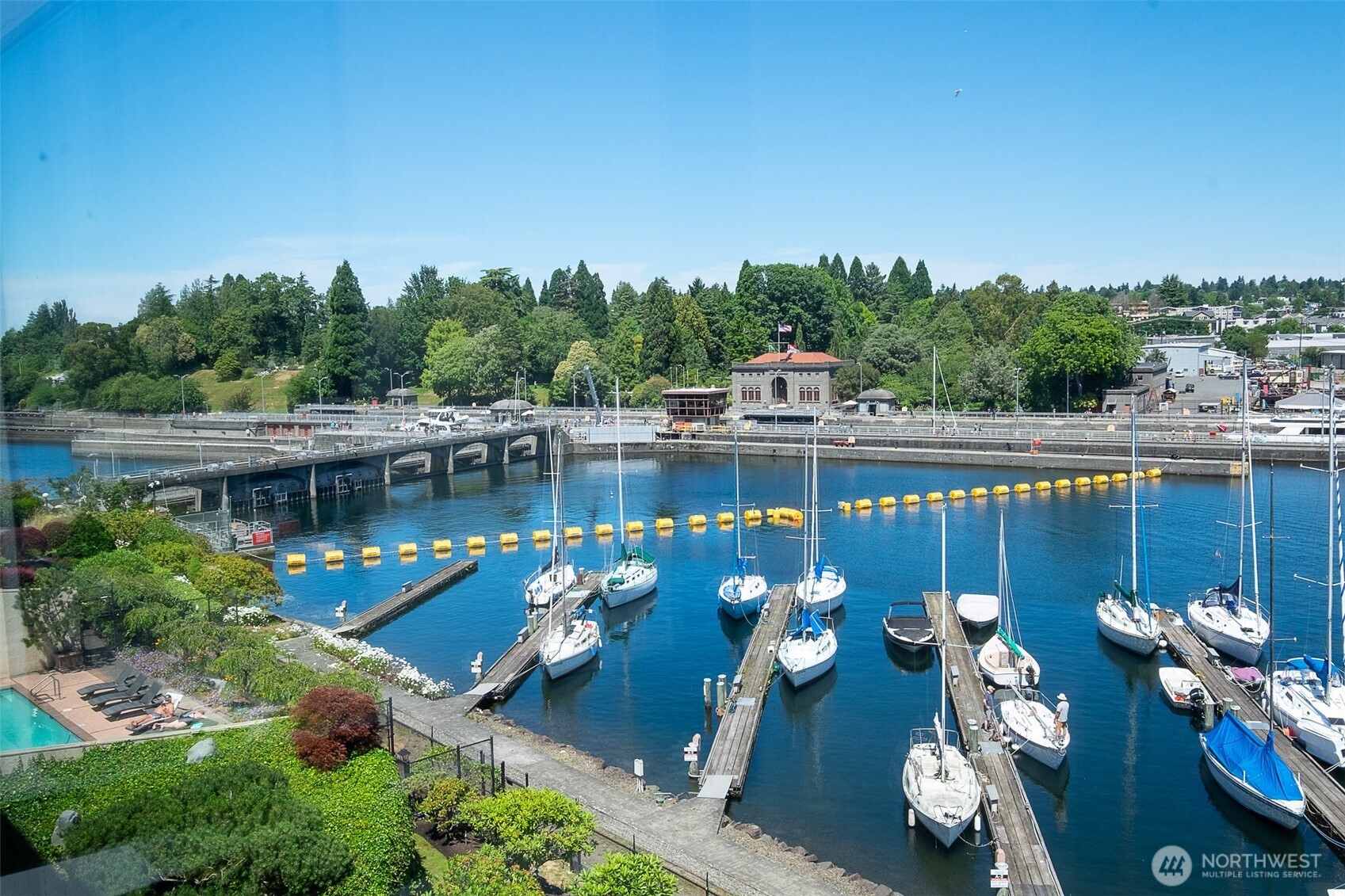 3100 W Commodore Way #305, Seattle, WA 98199, photo 2 of 40