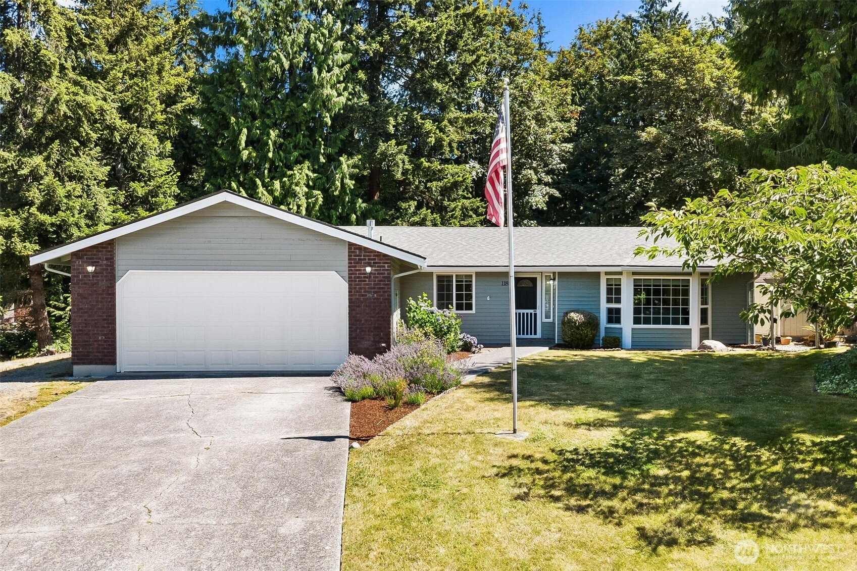 118 N 38th Place