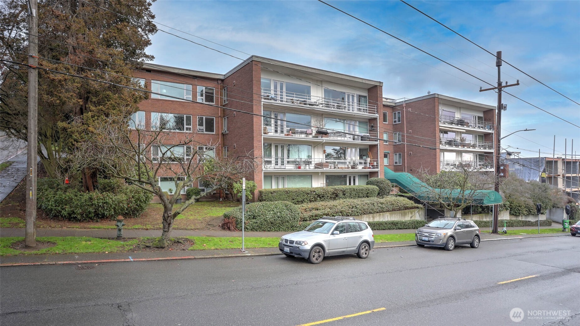530 W Olympic Place #304