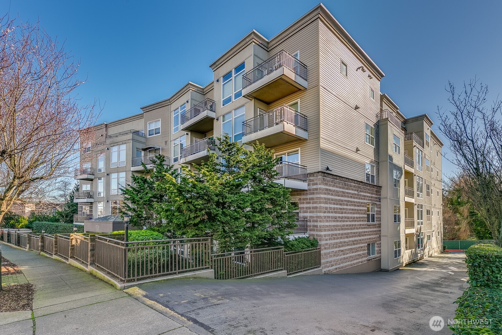3221 SW Avalon Way #201