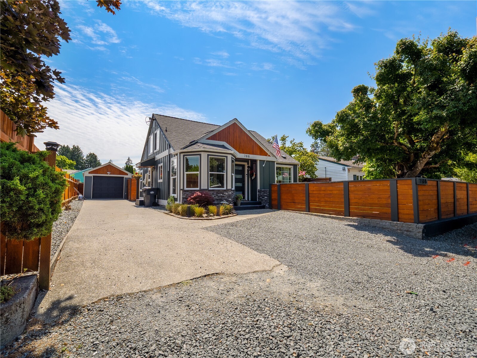 708 116th St S.