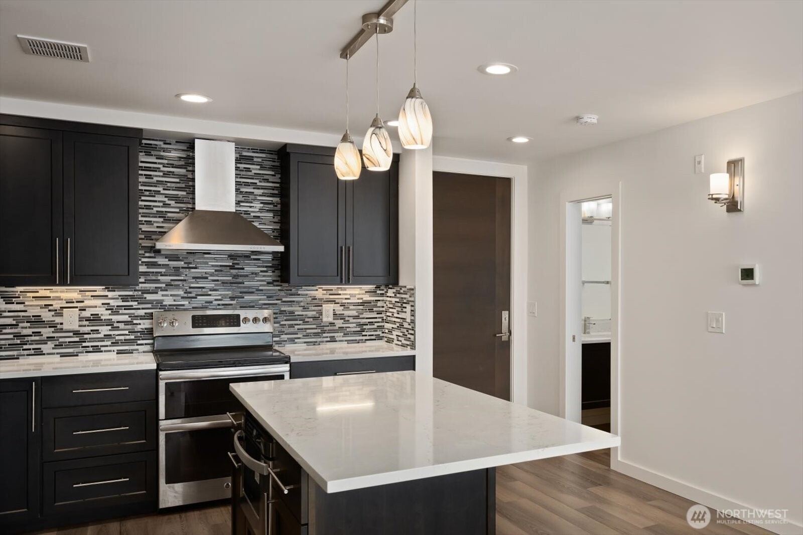 2125 Western Avenue #3, Seattle, WA 98121, photo 4 of 31