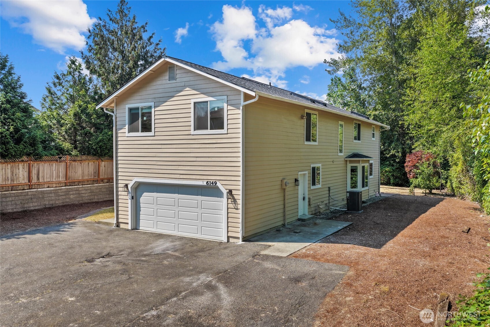 6149 115th Place SE, Bellevue, WA 98006, photo 2 of 2