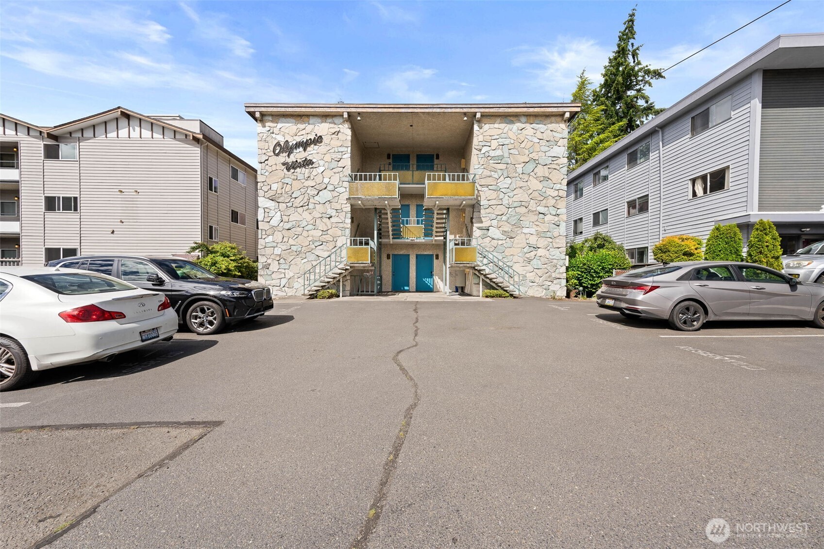 11515 Greenwood Avenue N #H, Seattle, WA 98133, photo 2 of 39