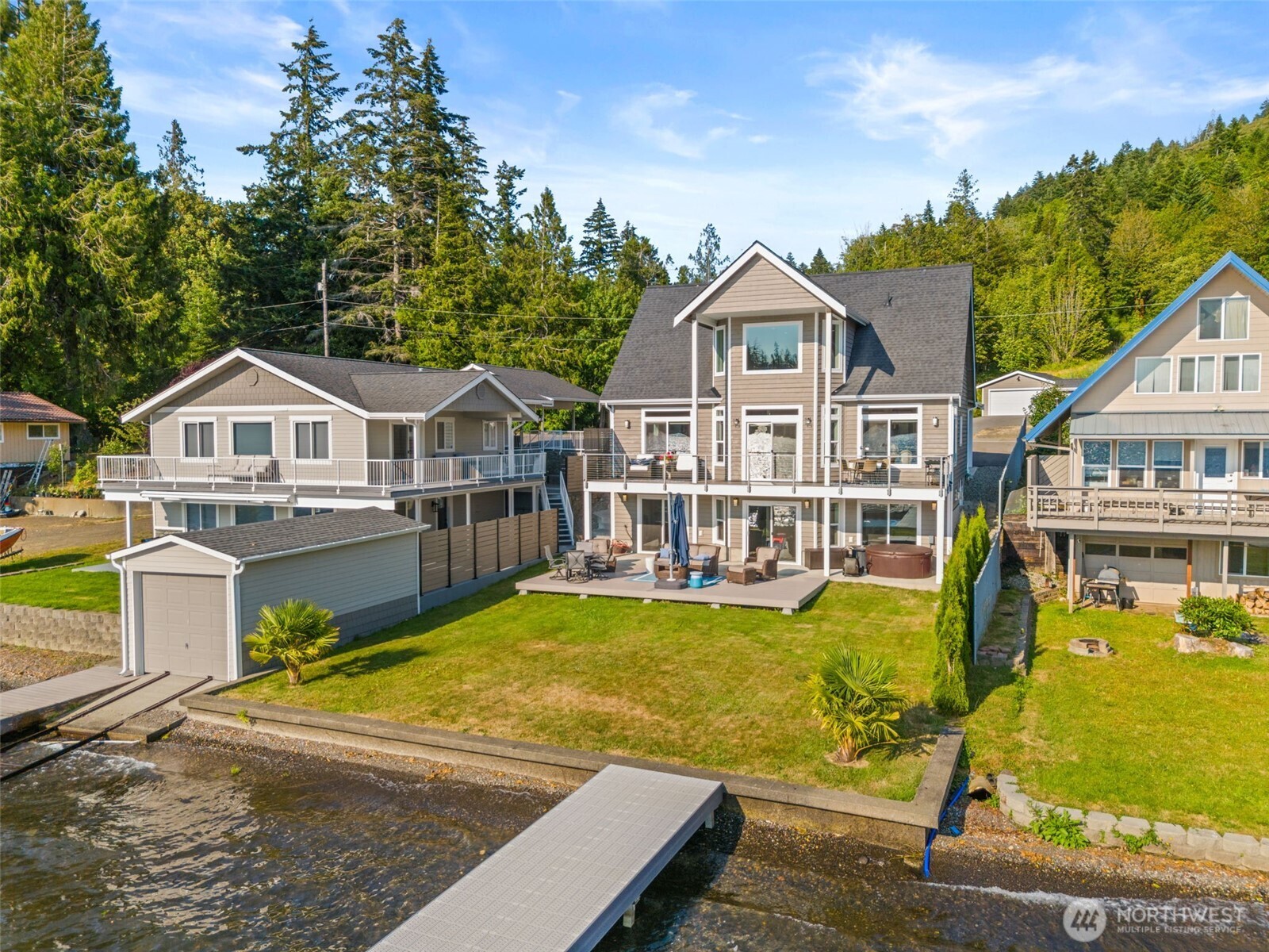 1325 Summit Lake Shore Rd NW