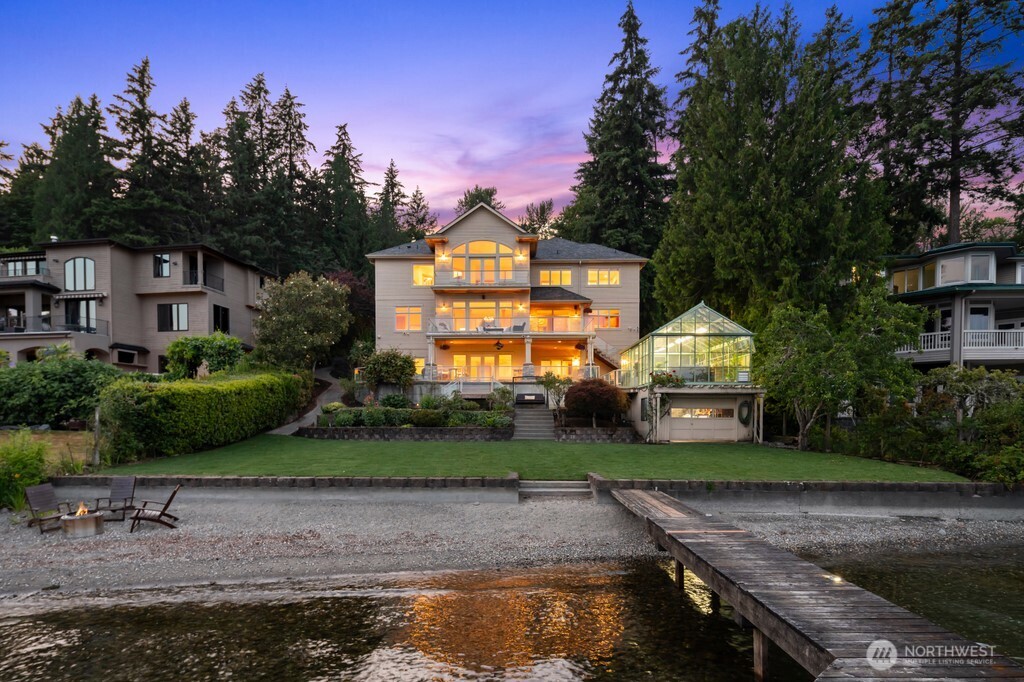 454 W Lake Sammamish Parkway NE