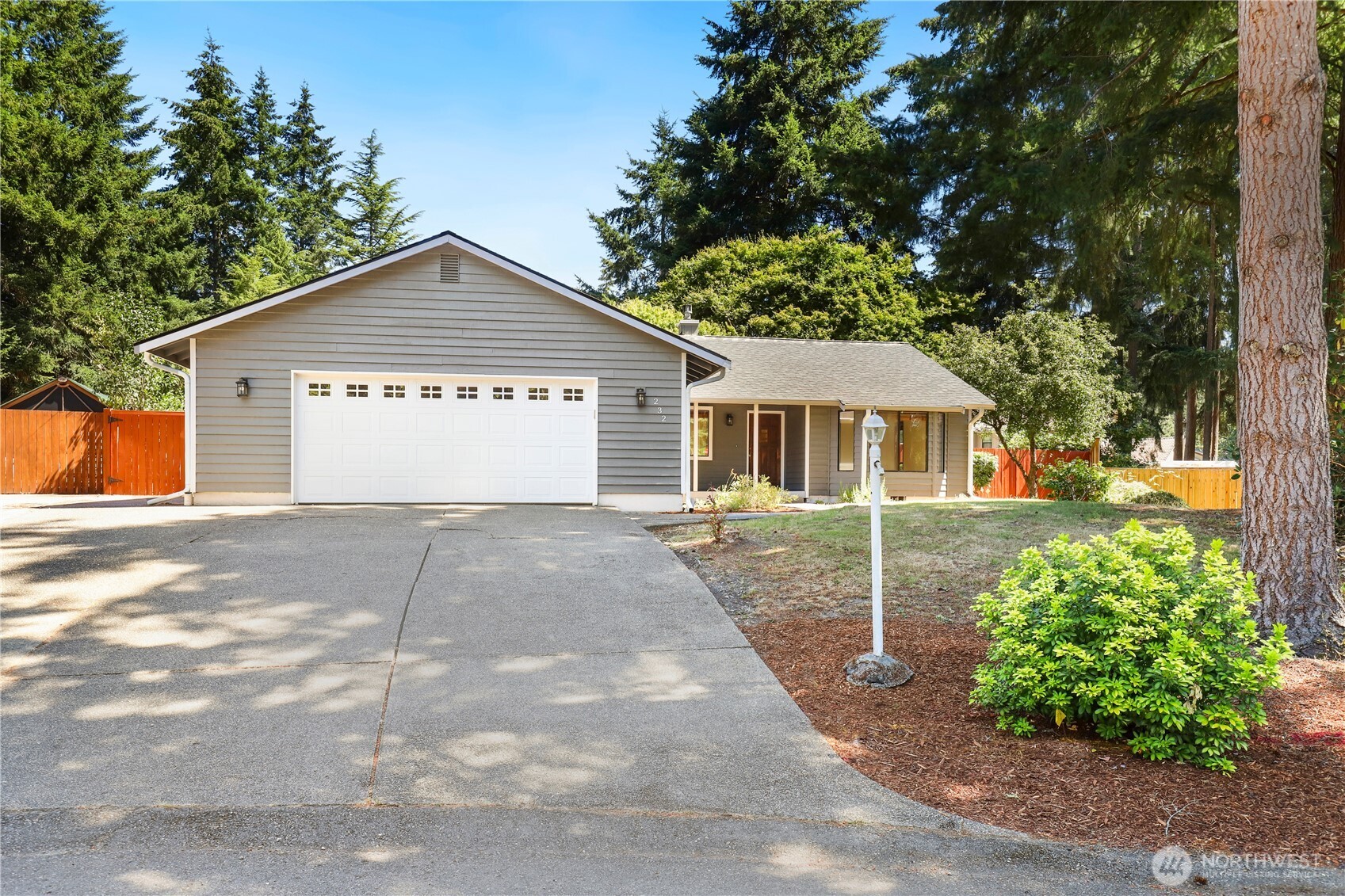 232 Planer Court SE