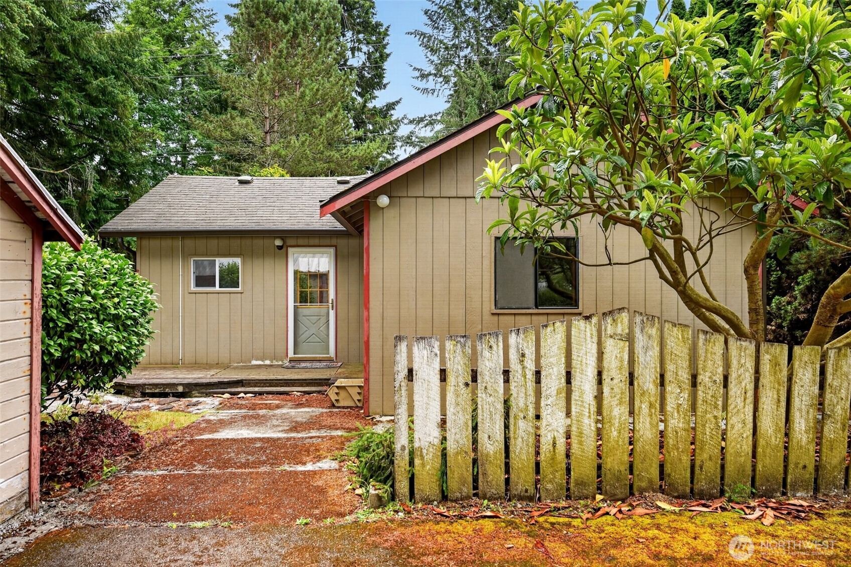 3424 26th Avenue NE