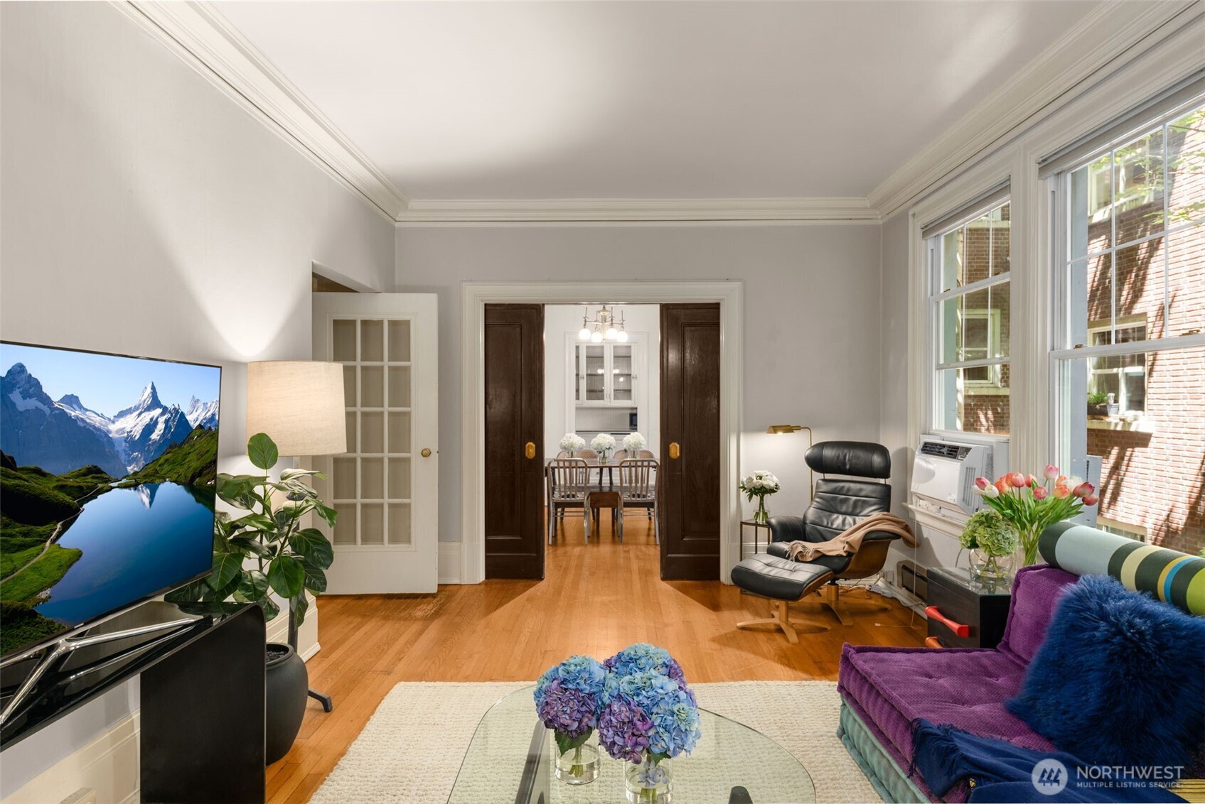 615 Boren Avenue #17, Seattle, WA 98104, photo 3 of 32