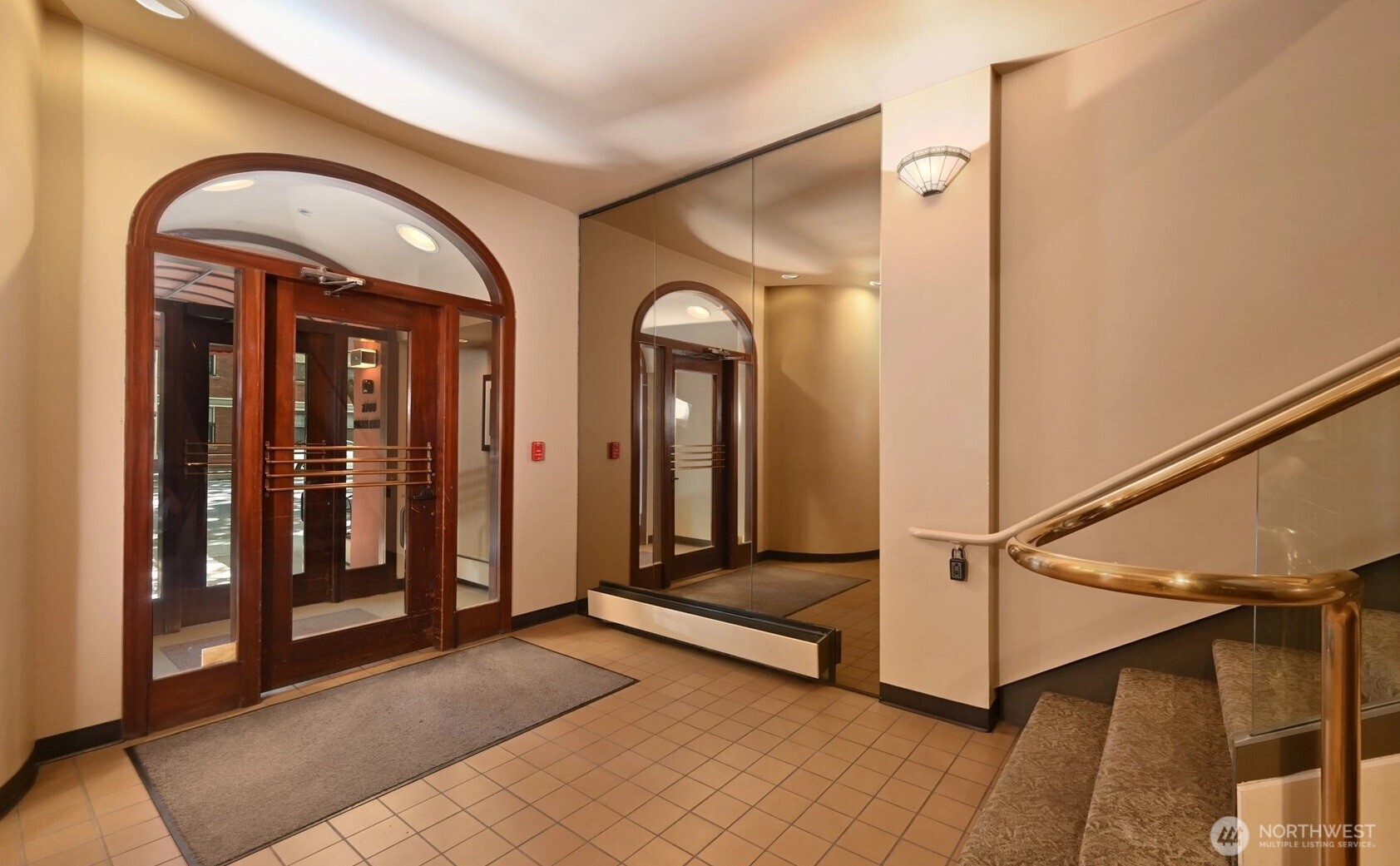 2700 4th Avenue #503, Seattle, WA 98121-1245, photo 5 of 33