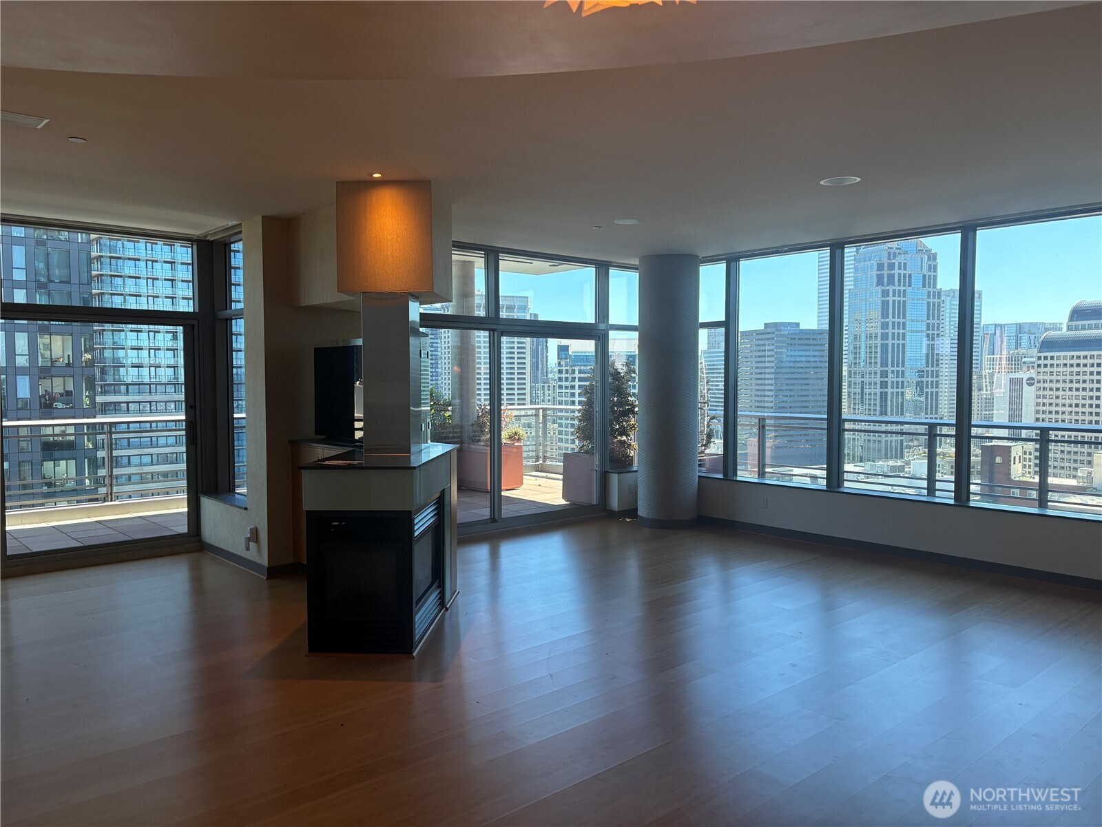 2033 2nd Avenue #2302, Seattle, WA 98121, photo 4 of 35