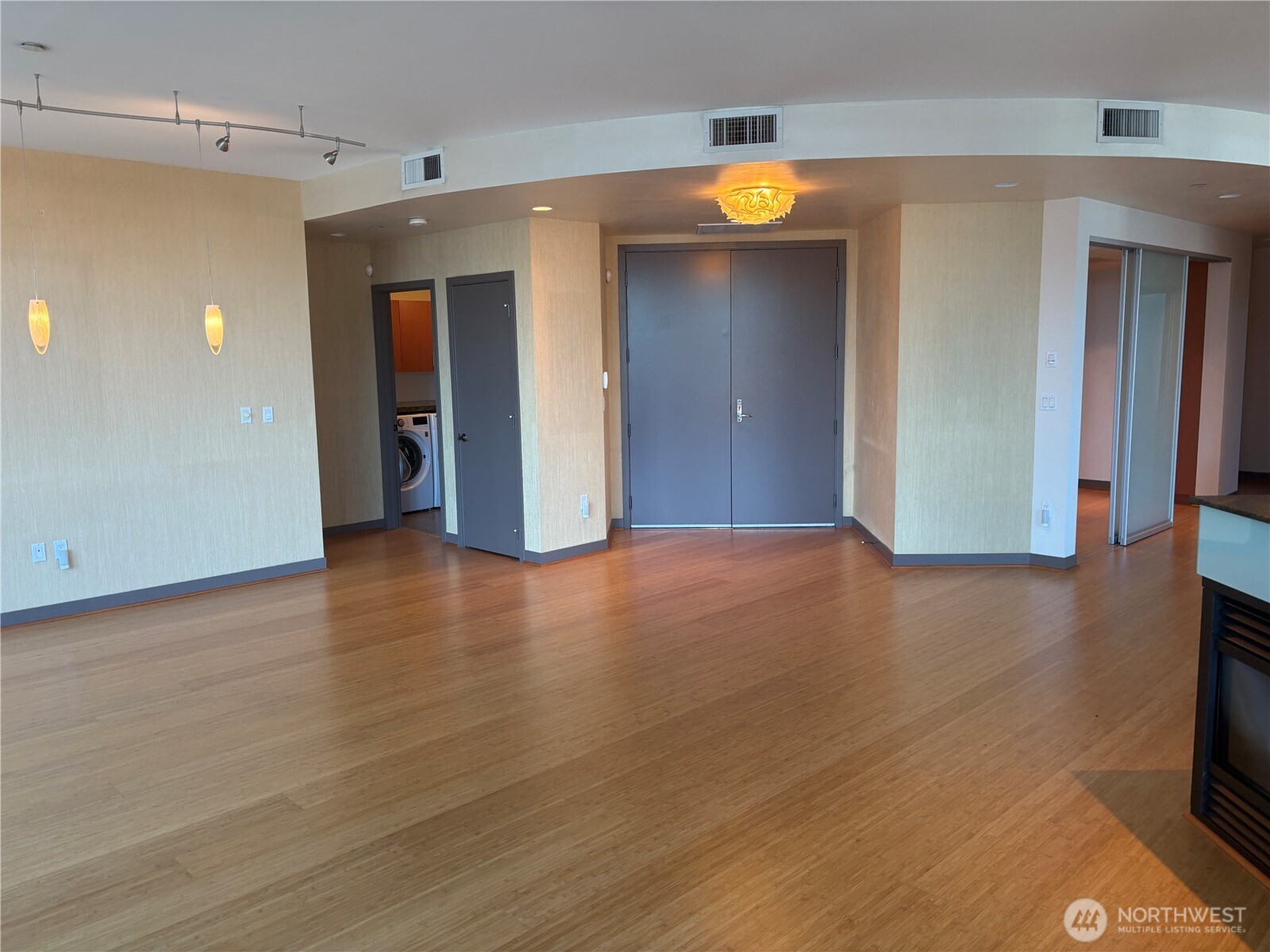 2033 2nd Avenue #2302, Seattle, WA 98121, photo 5 of 35