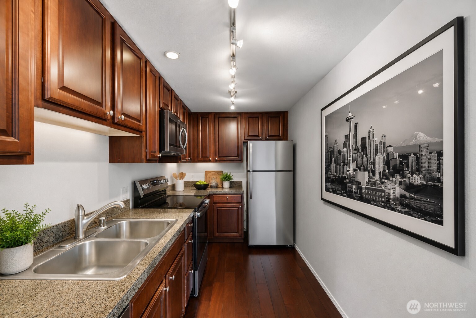 14300 32nd Avenue NE #410, Seattle, WA 98125, photo 4 of 39