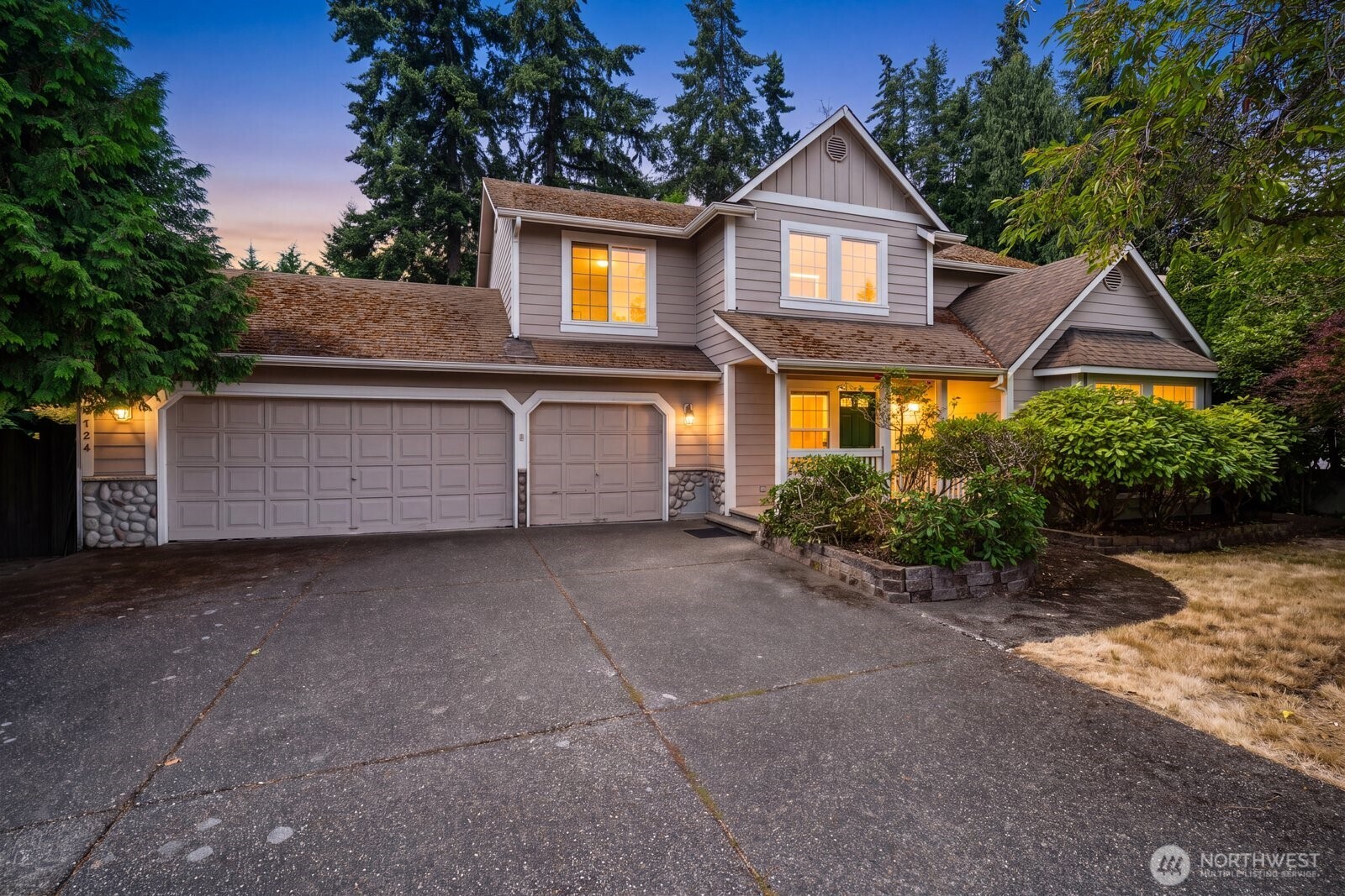 5724 Hillpointe Circle, Lynnwood, WA 98037-8334, photo 2 of 2