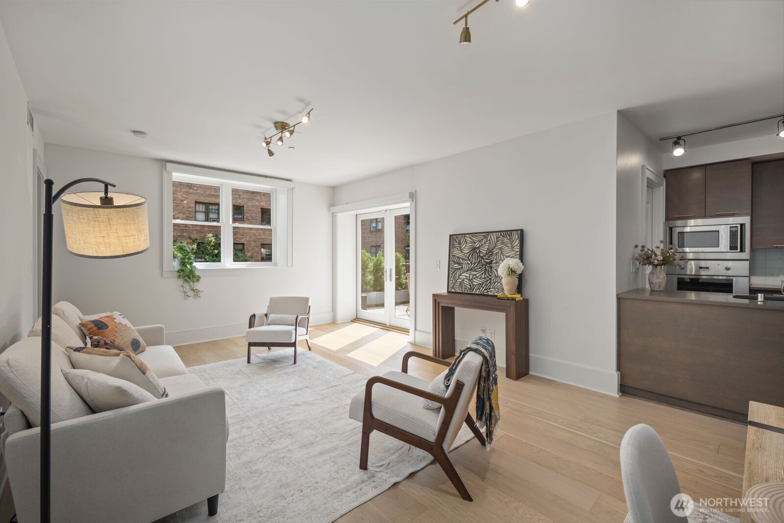 1 Ward Street #3, Seattle, WA 98109, photo 3 of 39