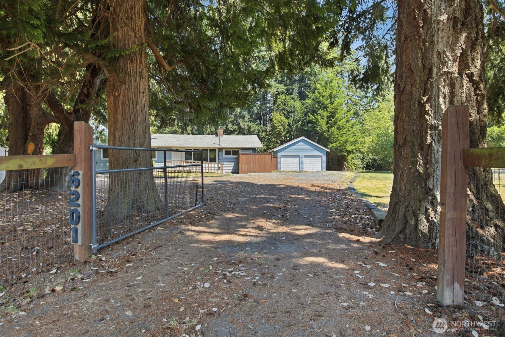 6201 44th Avenue E
