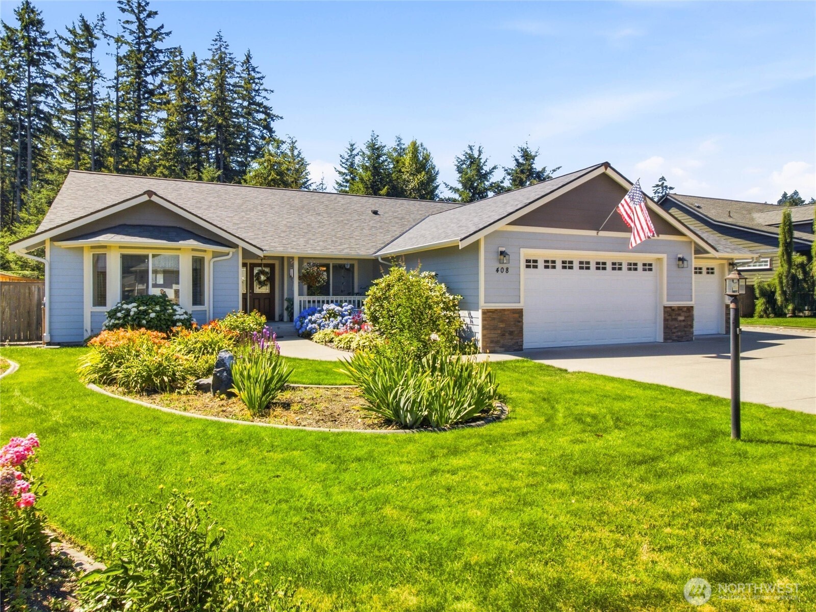 408 Raintree Loop Court SE