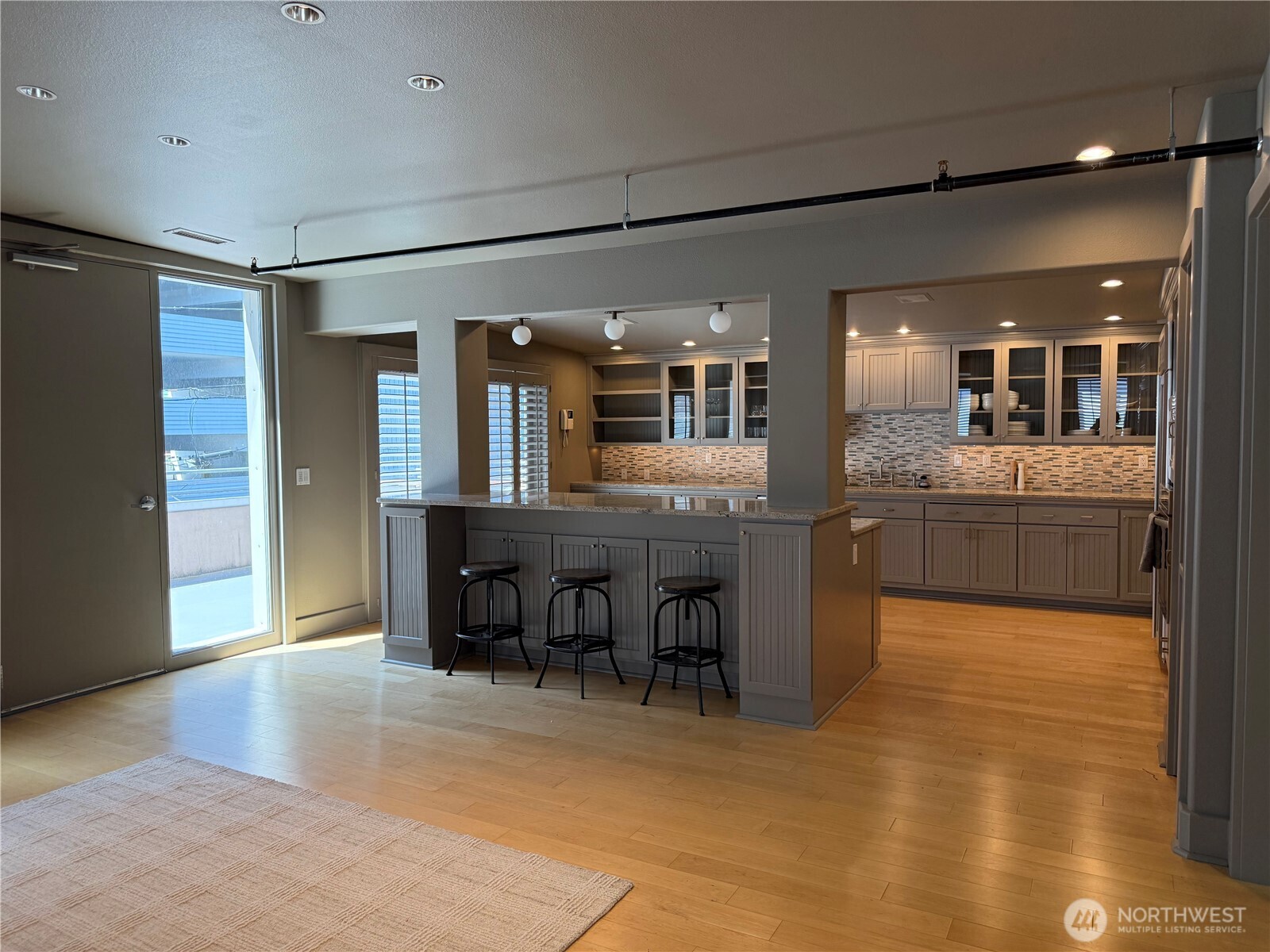 2233 1st Avenue S, Seattle, WA 98134, photo 2 of 2