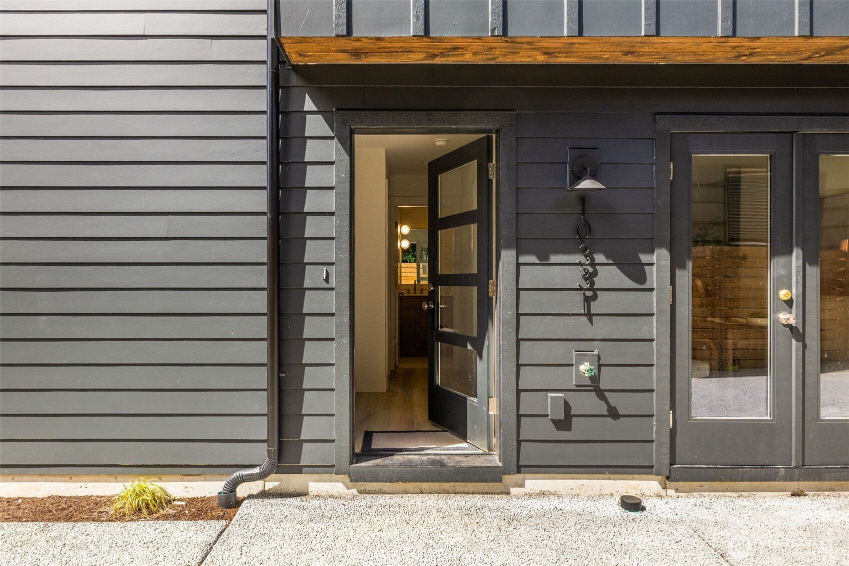 10331 Ashworth Avenue N, Seattle, WA 98133, photo 2 of 29
