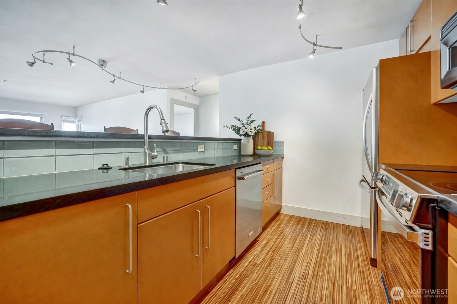 1550 Eastlake Avenue E #503, Seattle, WA 98102, photo 5 of 20