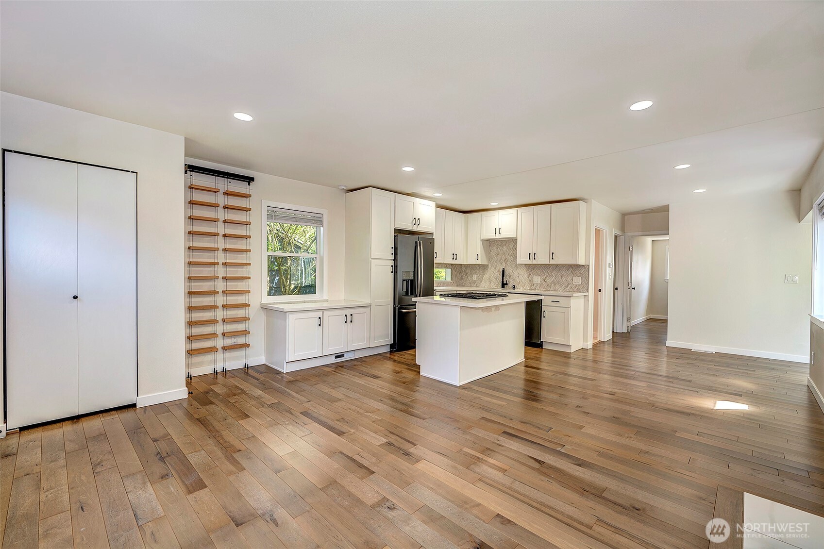 3806 35th Avenue W #Unit 1, Seattle, WA 98199, photo 5 of 19