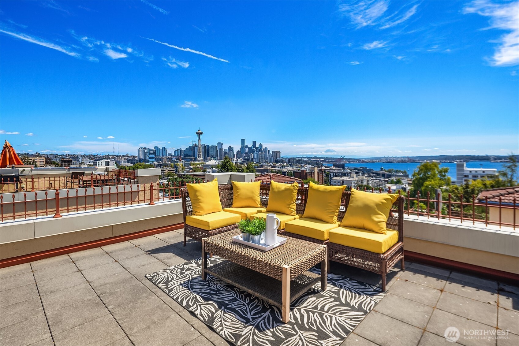 371 W Olympic Place, Seattle, WA 98119, photo 2 of 40