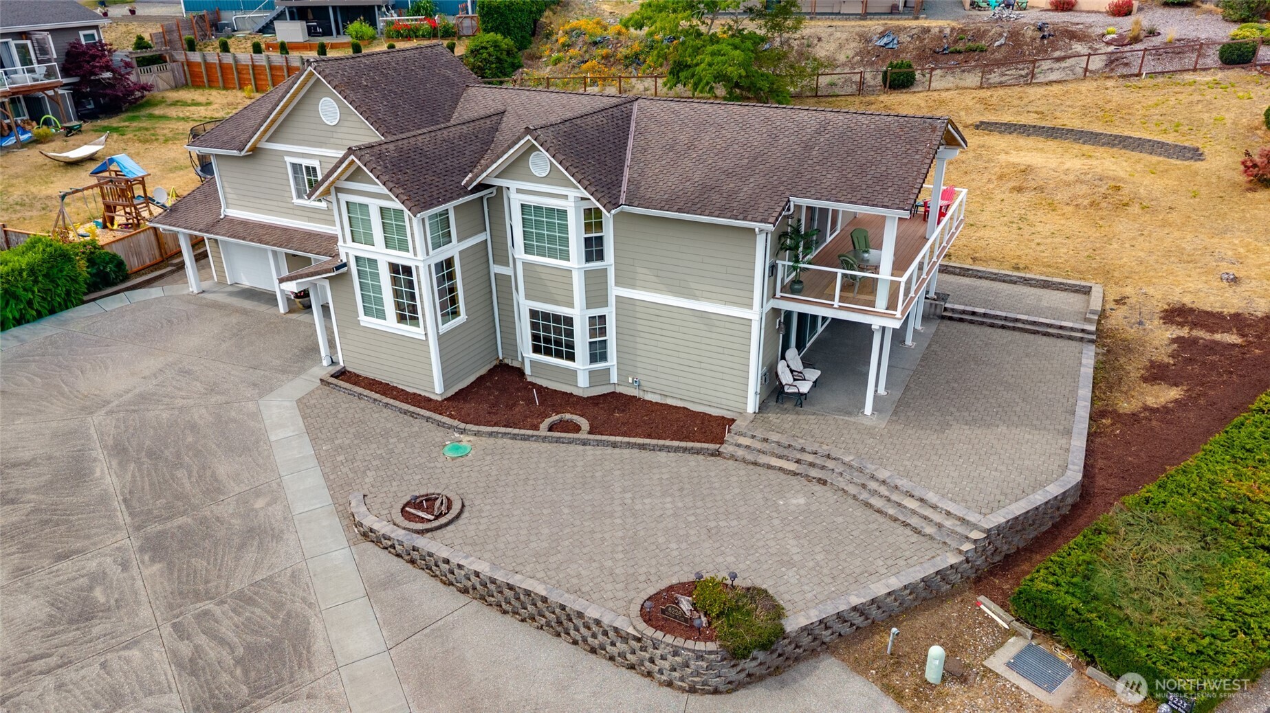 6226 Hinman Drive