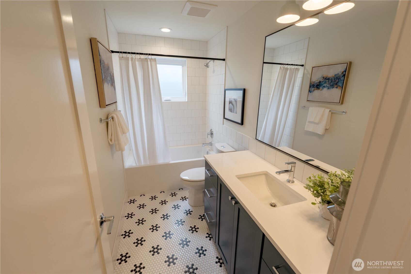 13540 39th Avenue NE #B, Seattle, WA 98125, photo 5 of 24