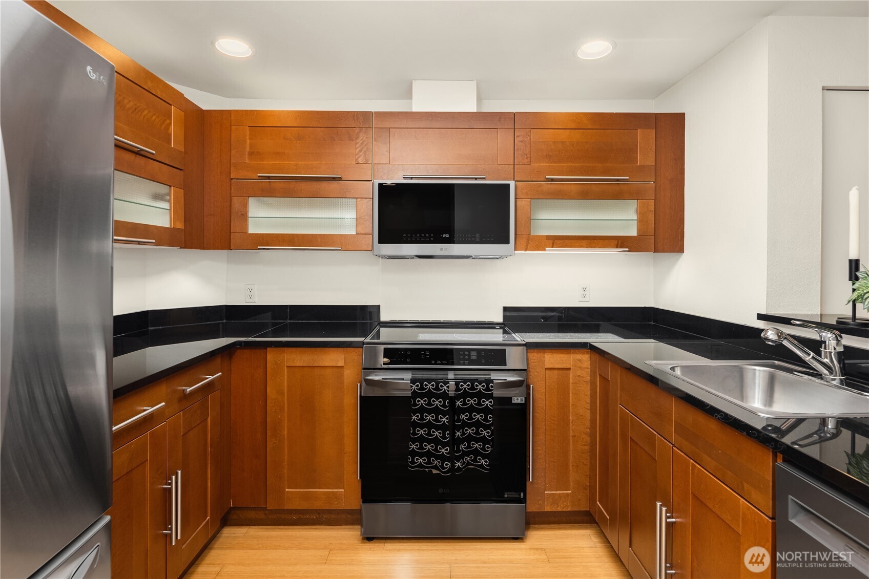 7323 Sand point Way NE #312, Seattle, WA 98115, photo 4 of 21