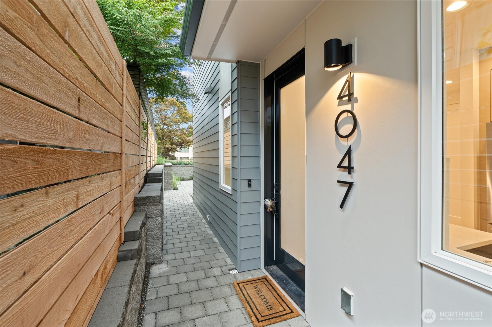4047 44th Avenue SW, Seattle, WA 98116, photo 3 of 33