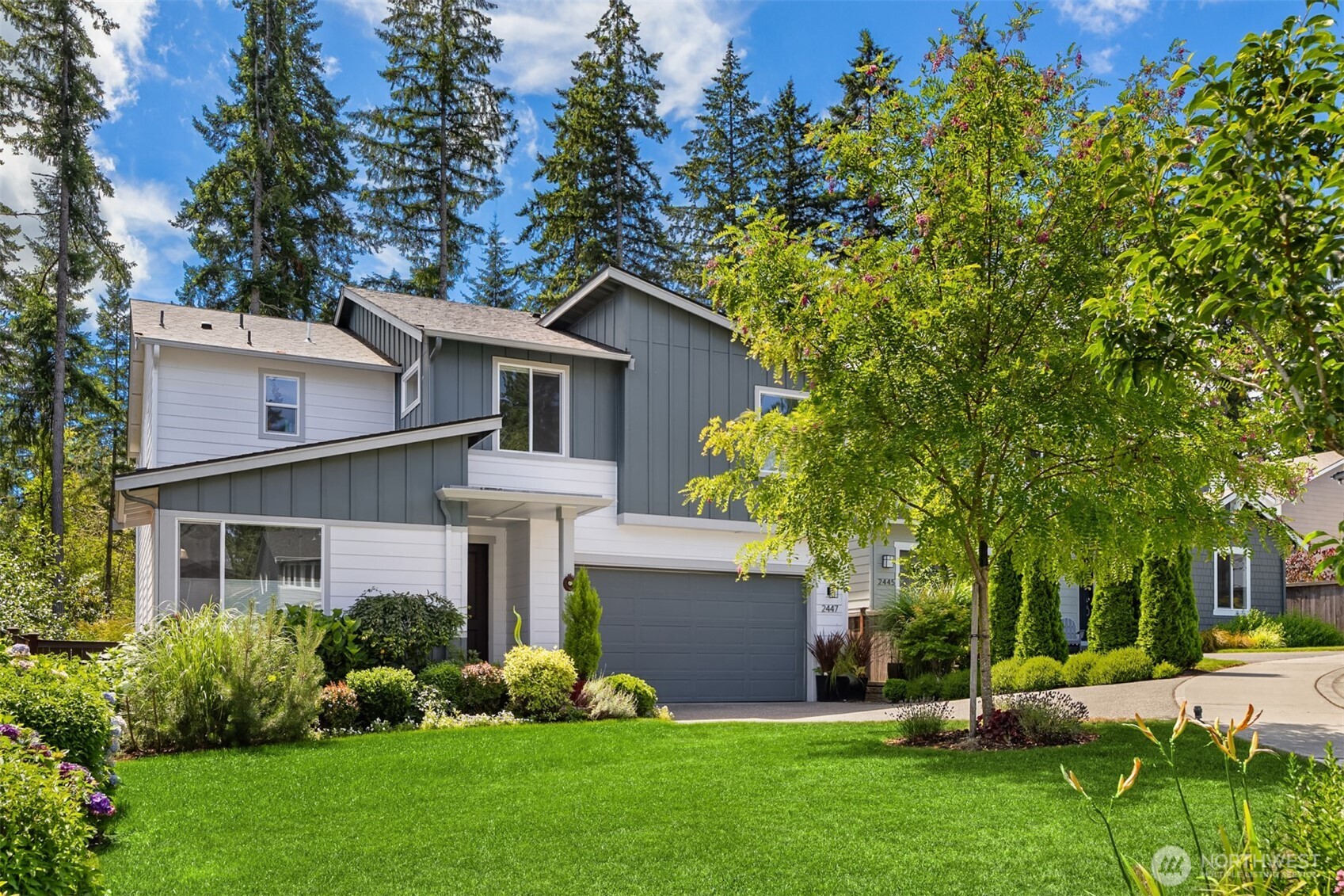 2447 NE Athlon Court