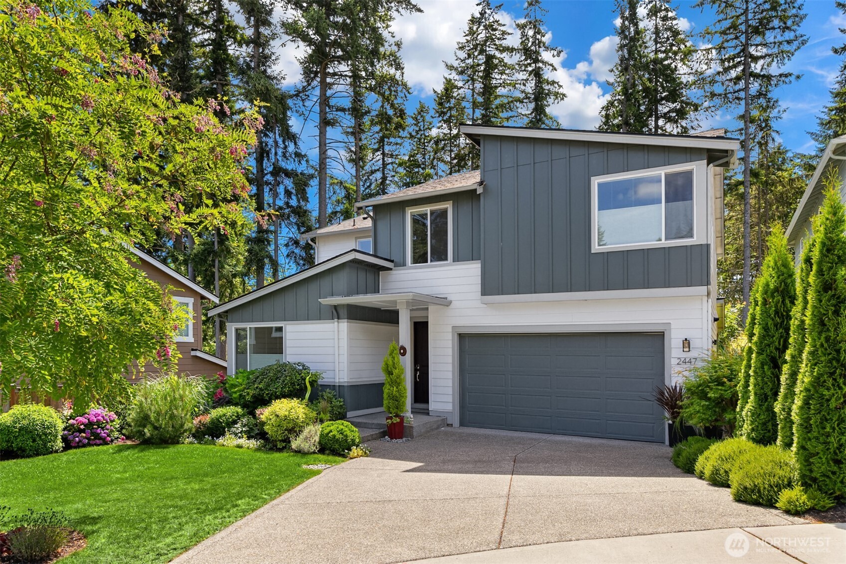 2447 NE Athlon Court