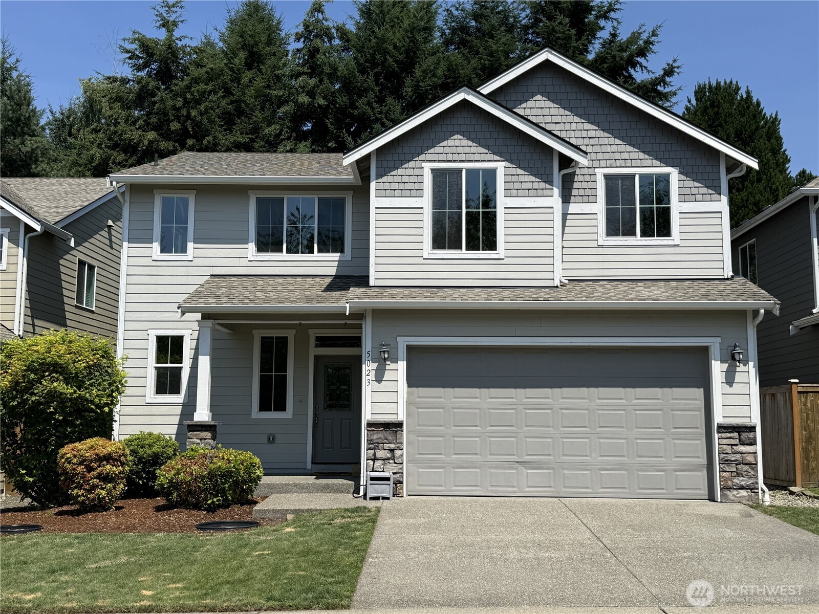 5023 Black Rock Loop SE