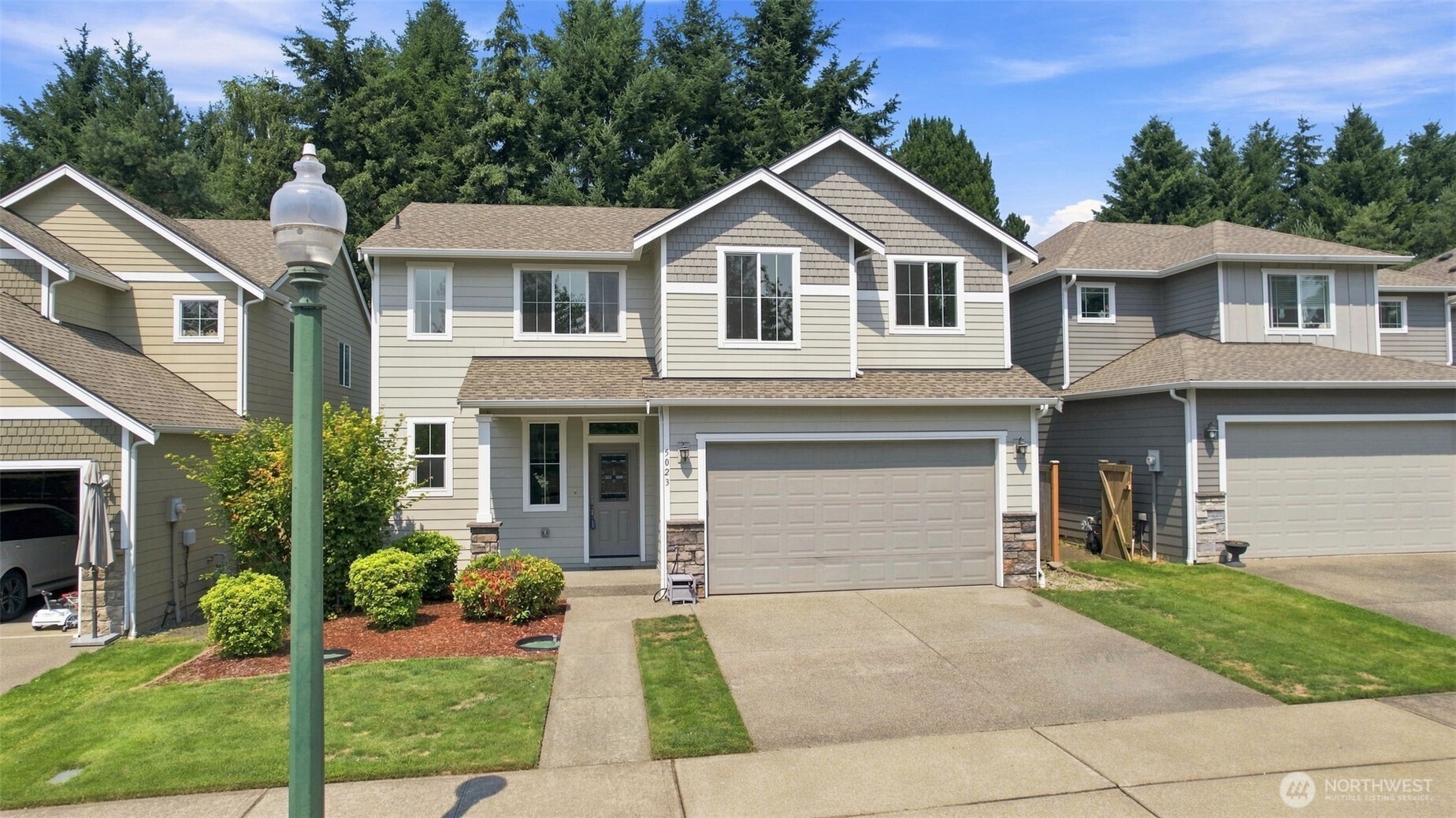 5023 Black Rock Loop SE