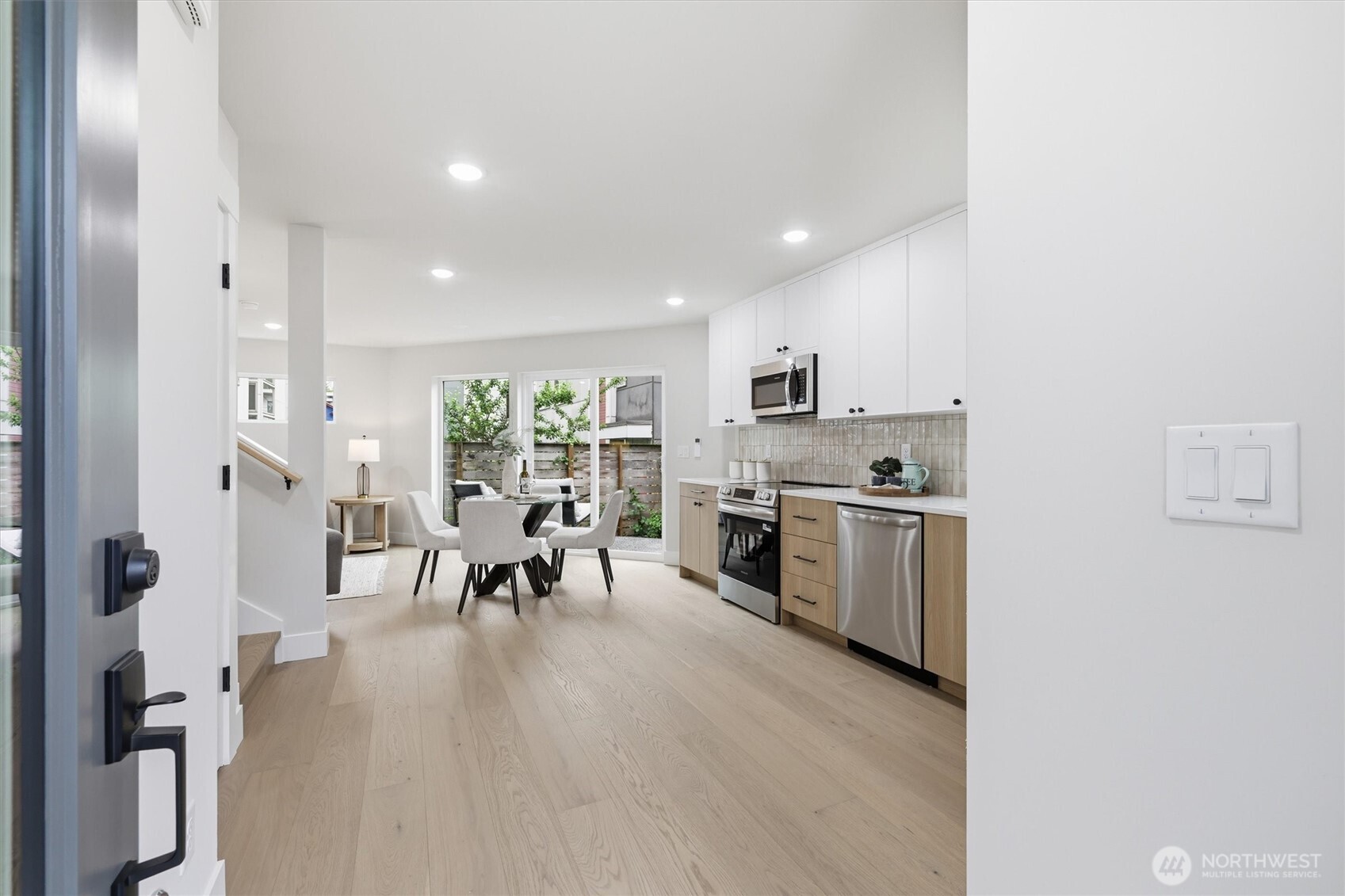 1409 29th Avenue, Seattle, WA 98122, photo 2 of 28