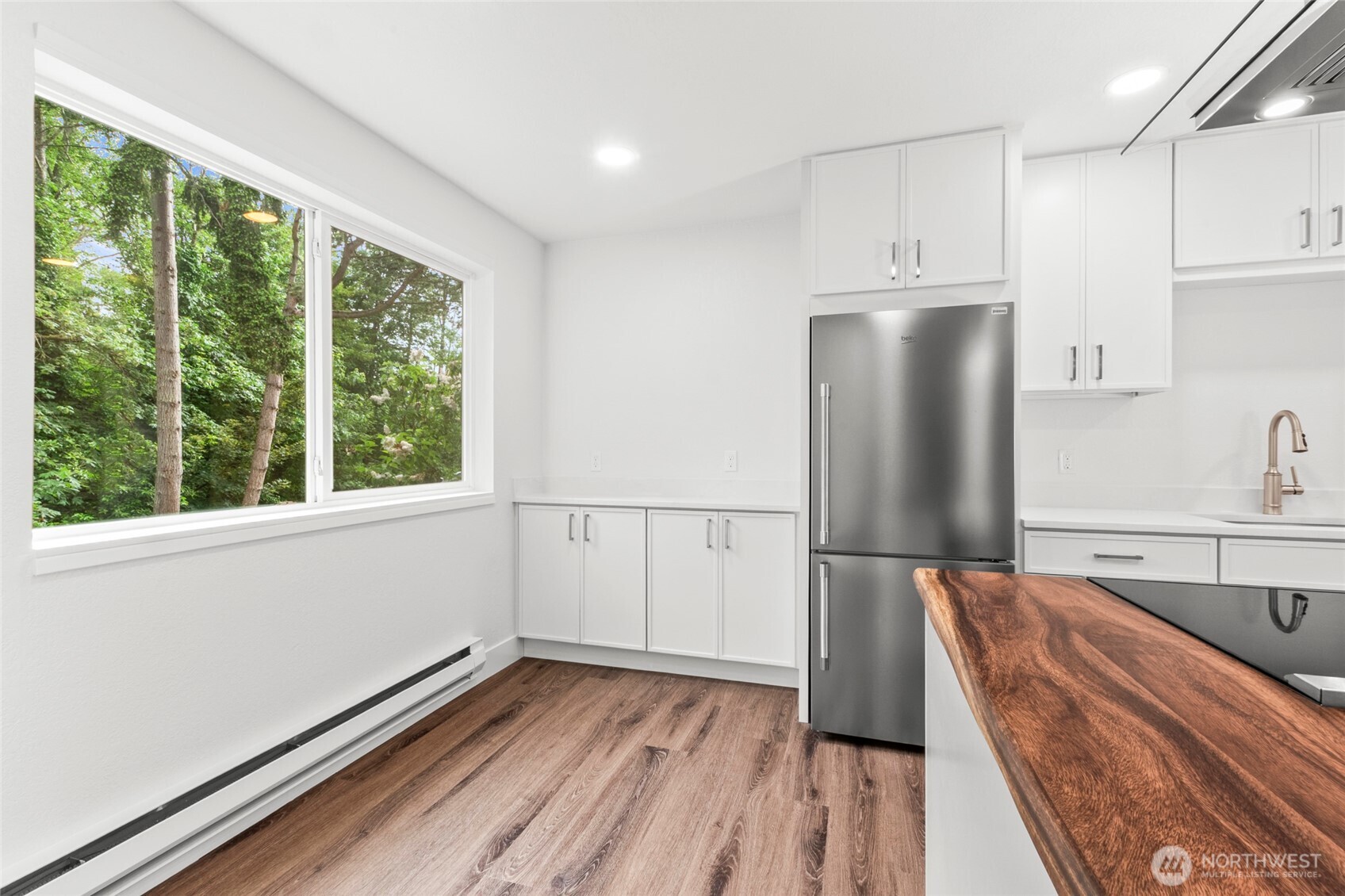 3423 W Government Way #8, Seattle, WA 98199, photo 5 of 29
