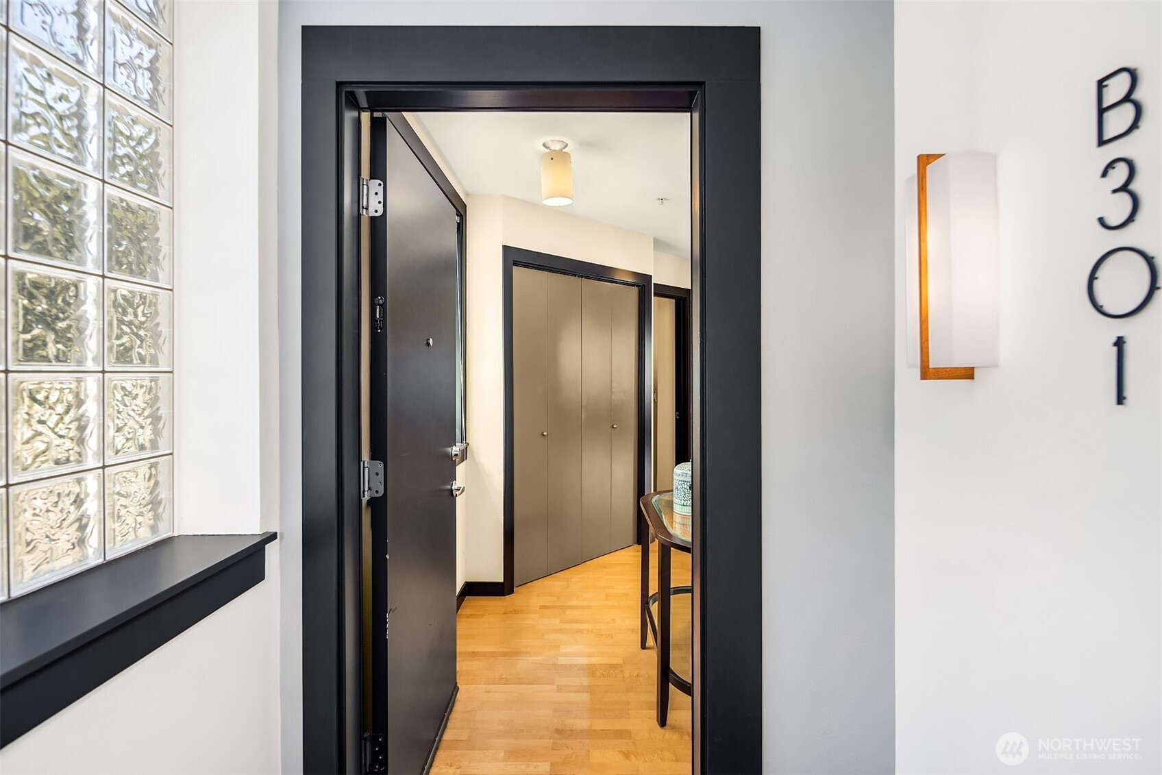 655 Crockett Street #B301, Seattle, WA 98109, photo 2 of 31