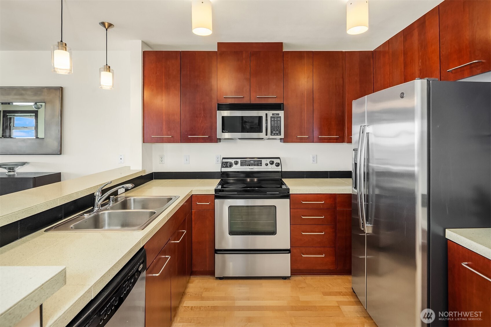 655 Crockett Street #B301, Seattle, WA 98109, photo 4 of 31