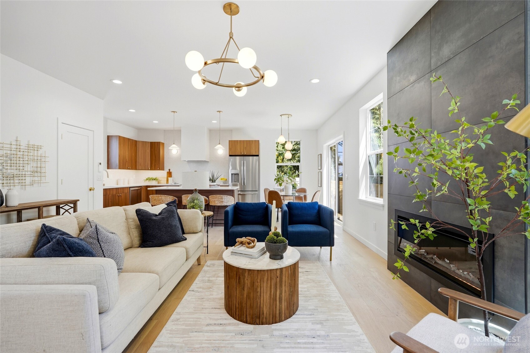 5948 18 Avenue SW #2, Seattle, WA 98106, photo 5 of 40