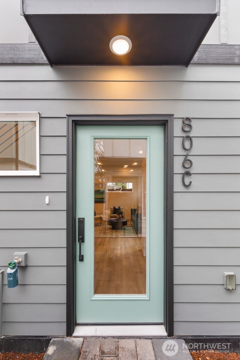 806 C S Rose Street, Seattle, WA 98108, photo 4 of 20