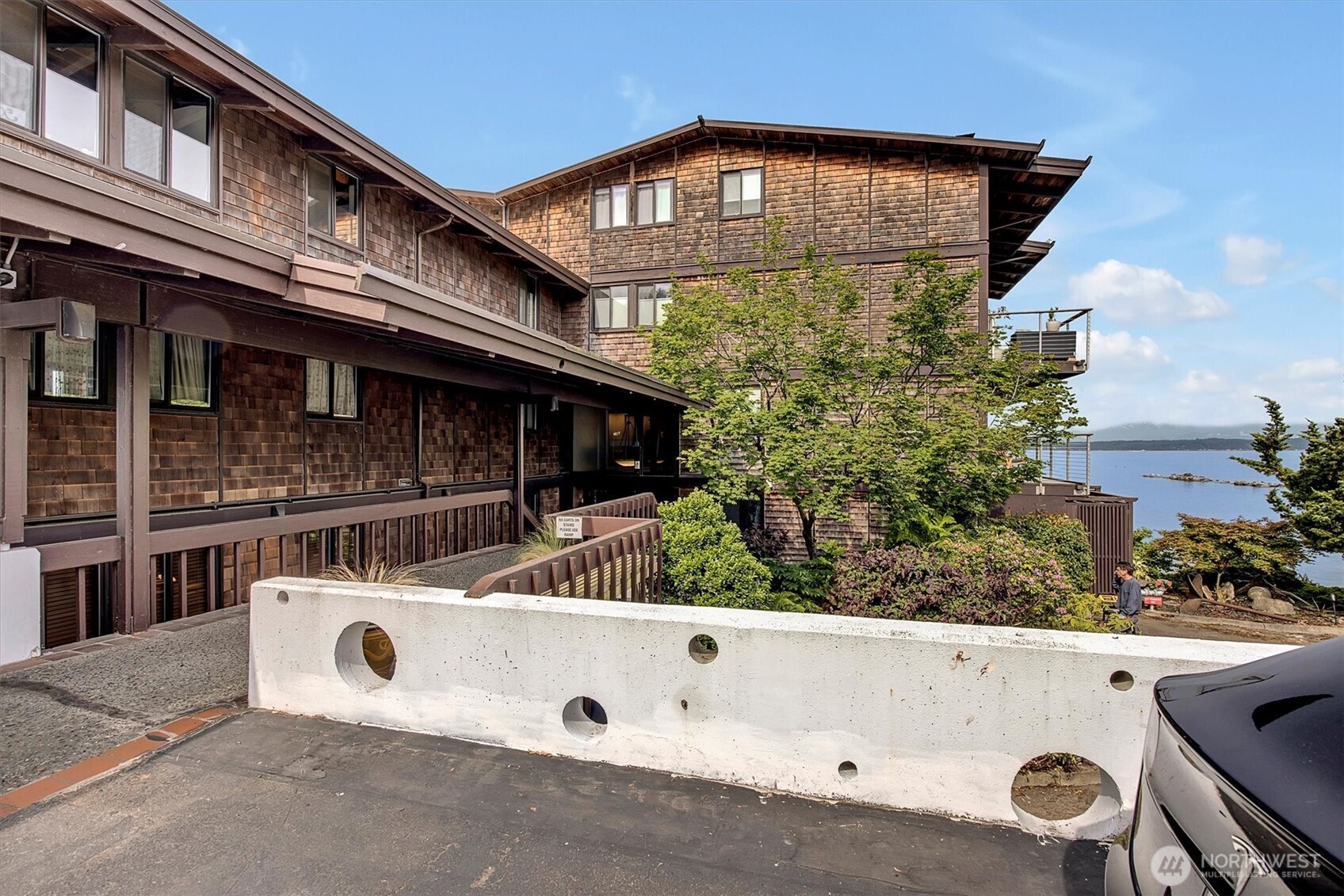 3717 Beach Drive SW #207, Seattle, WA 98116, photo 4 of 40