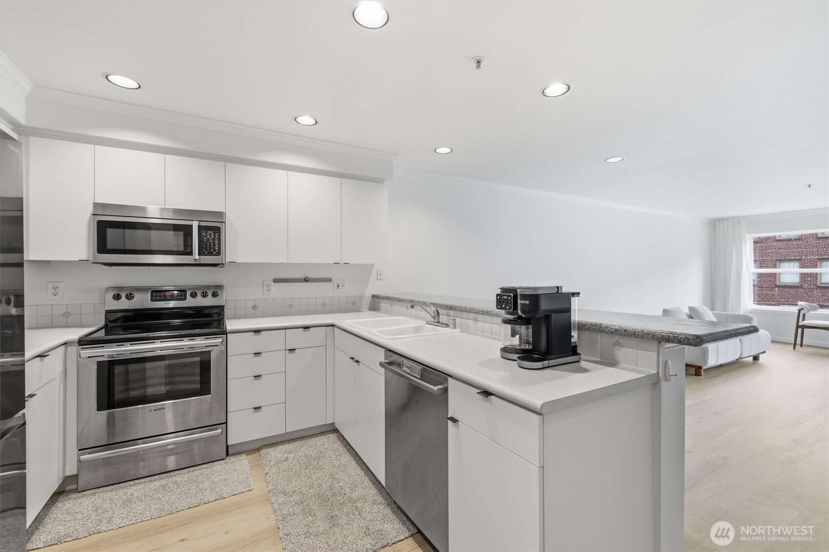 1417 Queen Anne Avenue N #303, Seattle, WA 98109, photo 5 of 34