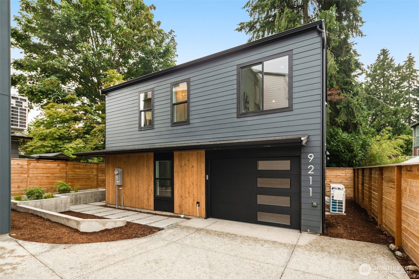 9211 12th Avenue NE