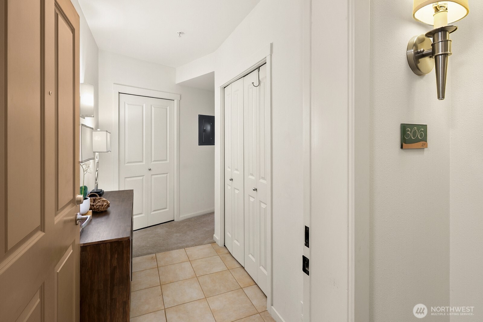 2901 NE Blakeley Street #306, Seattle, WA 98105, photo 2 of 22