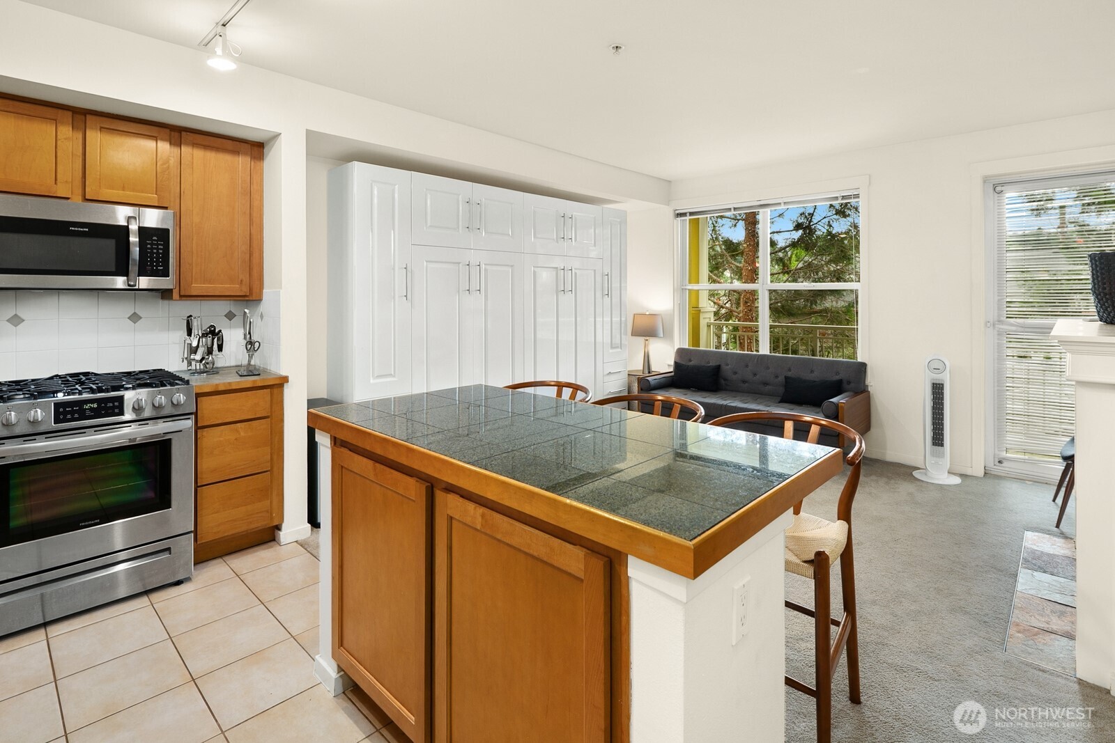 2901 NE Blakeley Street #306, Seattle, WA 98105, photo 4 of 22
