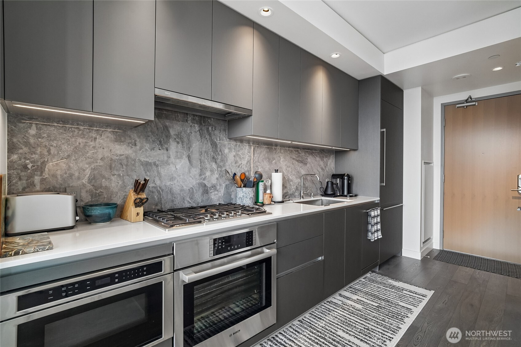 2510 6th Avenue #1706, Seattle, WA 98121, photo 5 of 40