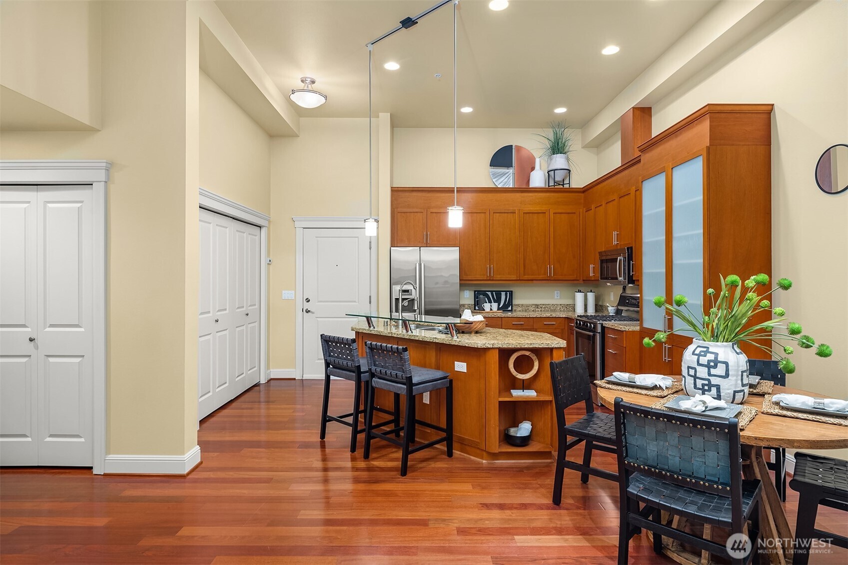 3150 W Government Street #105, Seattle, WA 98199, photo 3 of 23