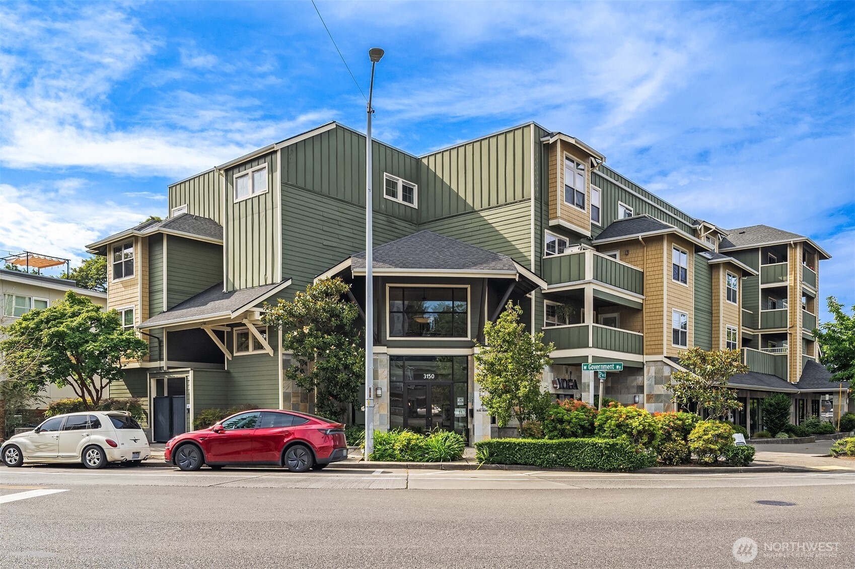 3150 W Government Street #105, Seattle, WA 98199, photo 2 of 23