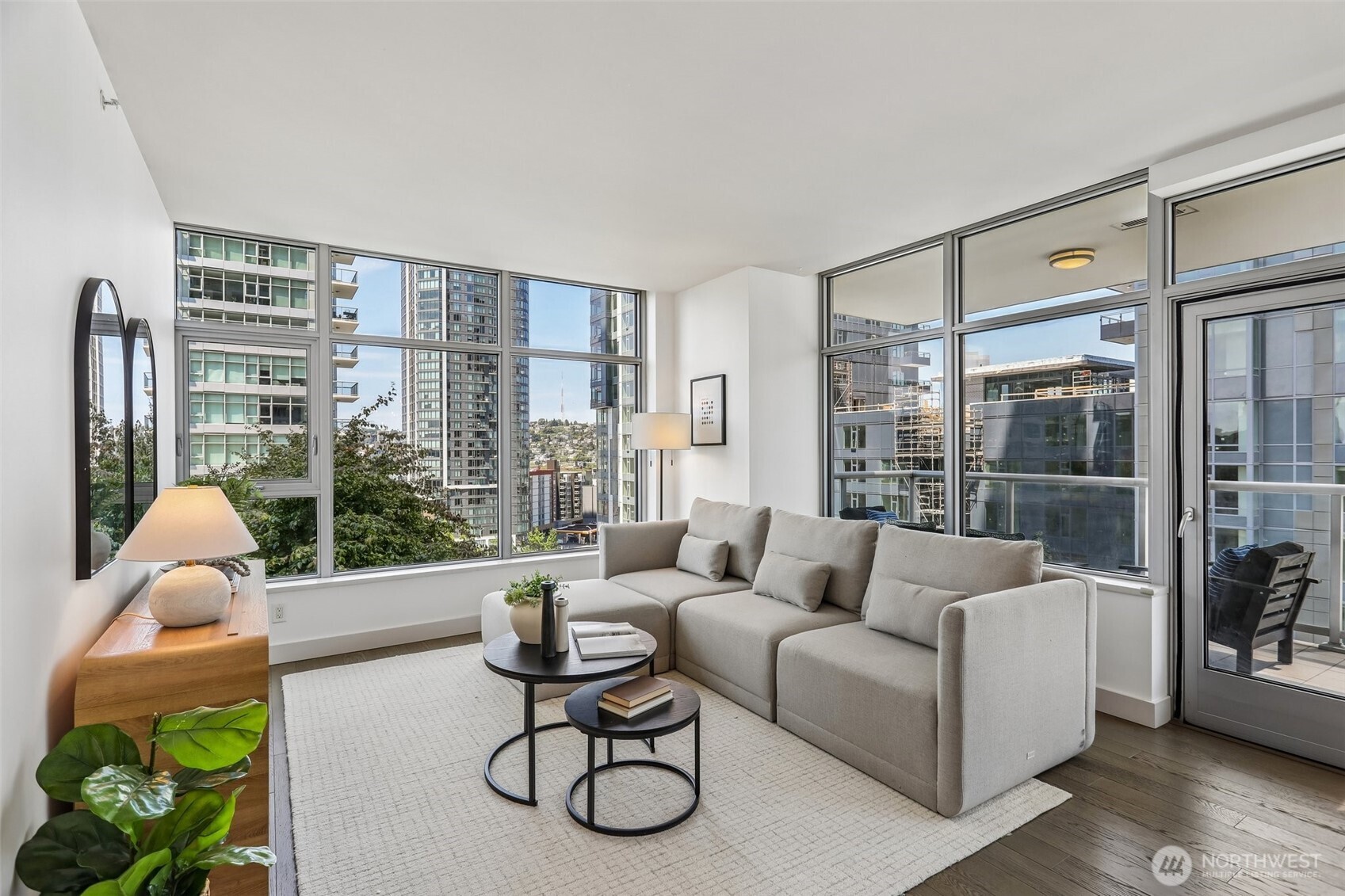 588 Bell Street #1102, Seattle, WA 98121, photo 4 of 40