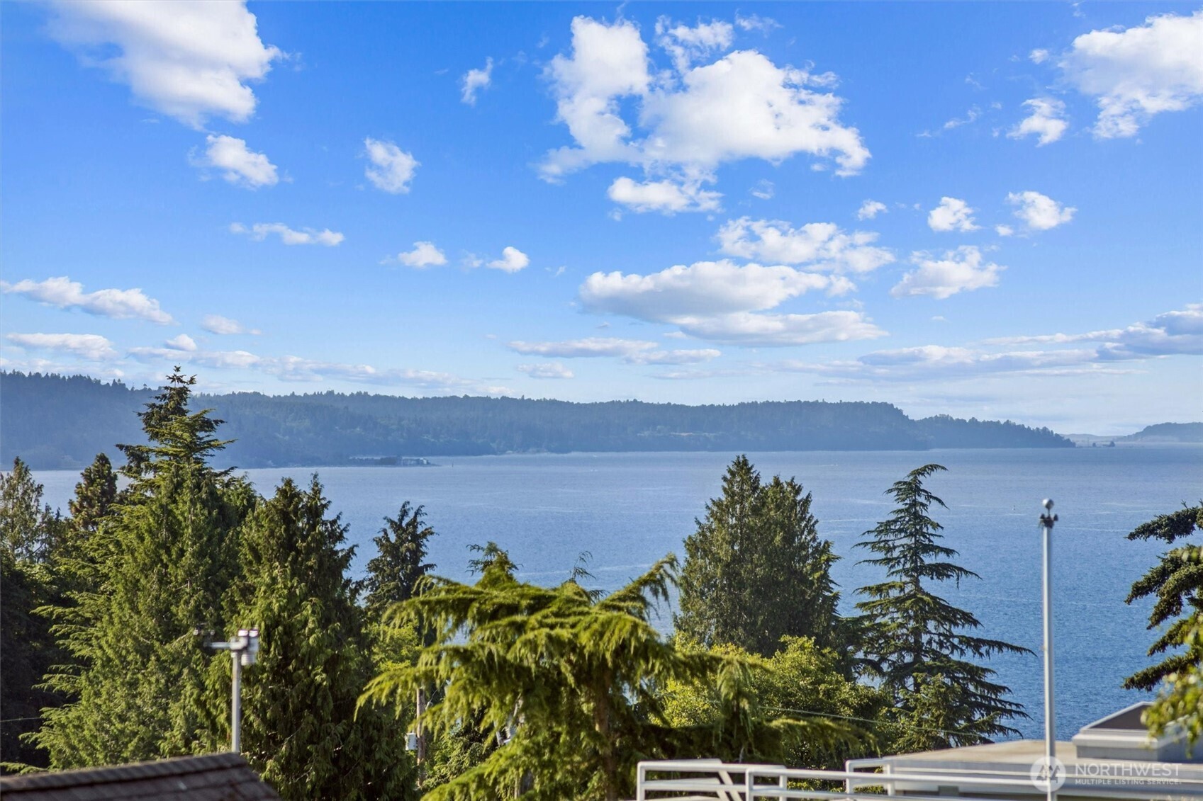 2615 NW 87th Street, Seattle, WA 98117, photo 2 of 37